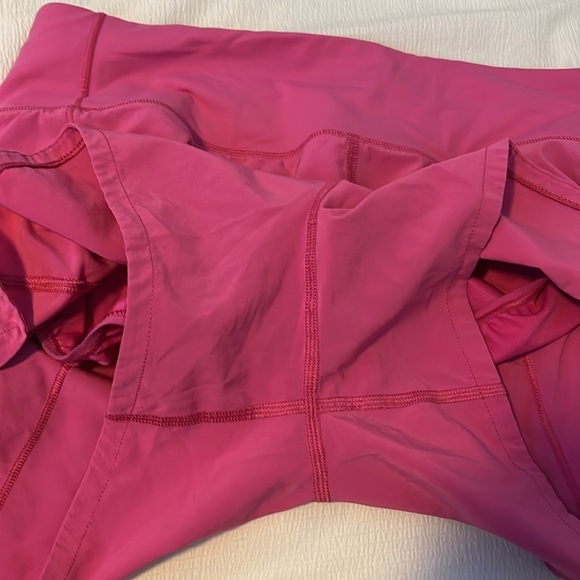 Lululemon Sonic Speed Up Mid-Rise Lined Short 4" size:6 - Picture 5 of 5